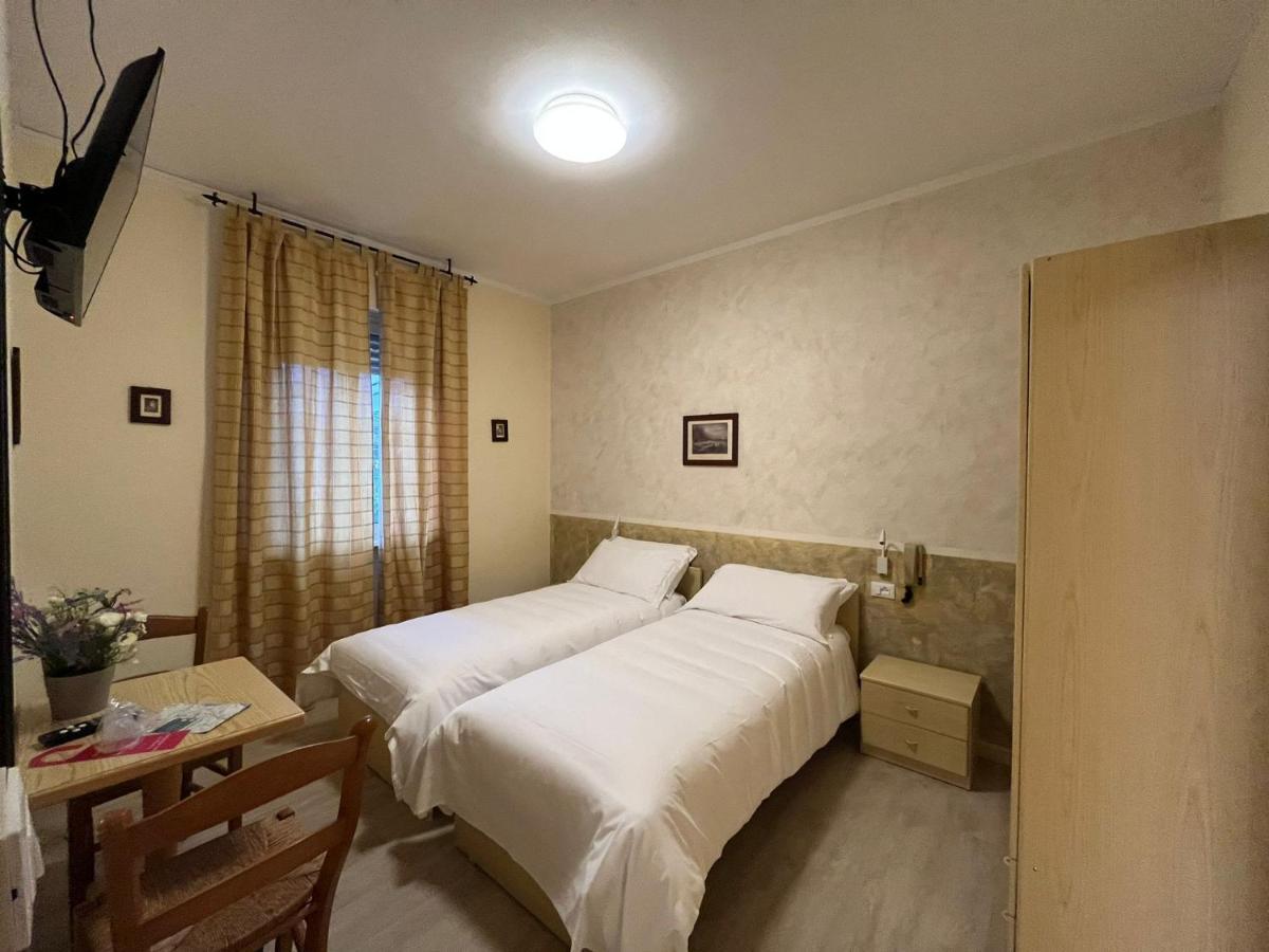 Albergo Aquila لاتيزي المظهر الخارجي الصورة